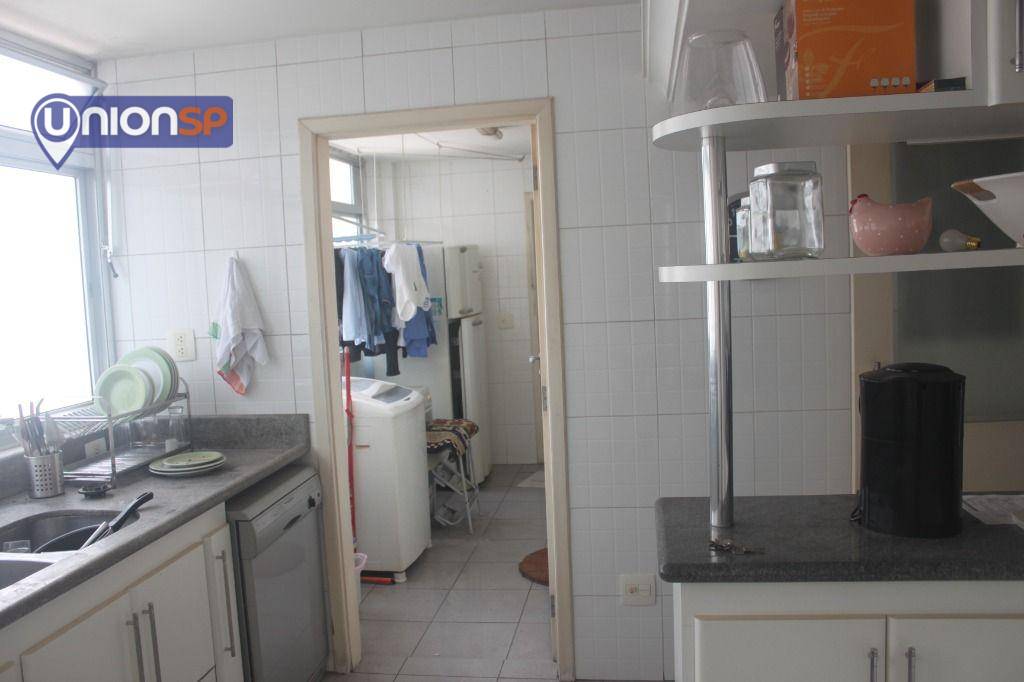 Apartamento à venda com 3 quartos, 198m² - Foto 29