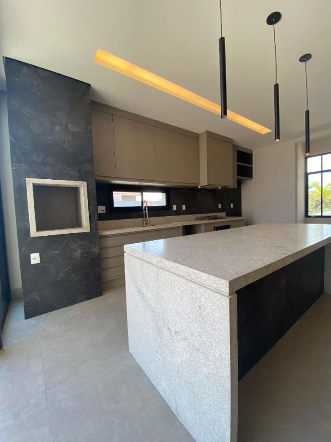 Casa à venda com 3 quartos, 200m² - Foto 11