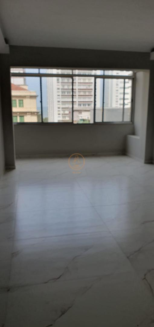 Apartamento à venda com 3 quartos, 155m² - Foto 2