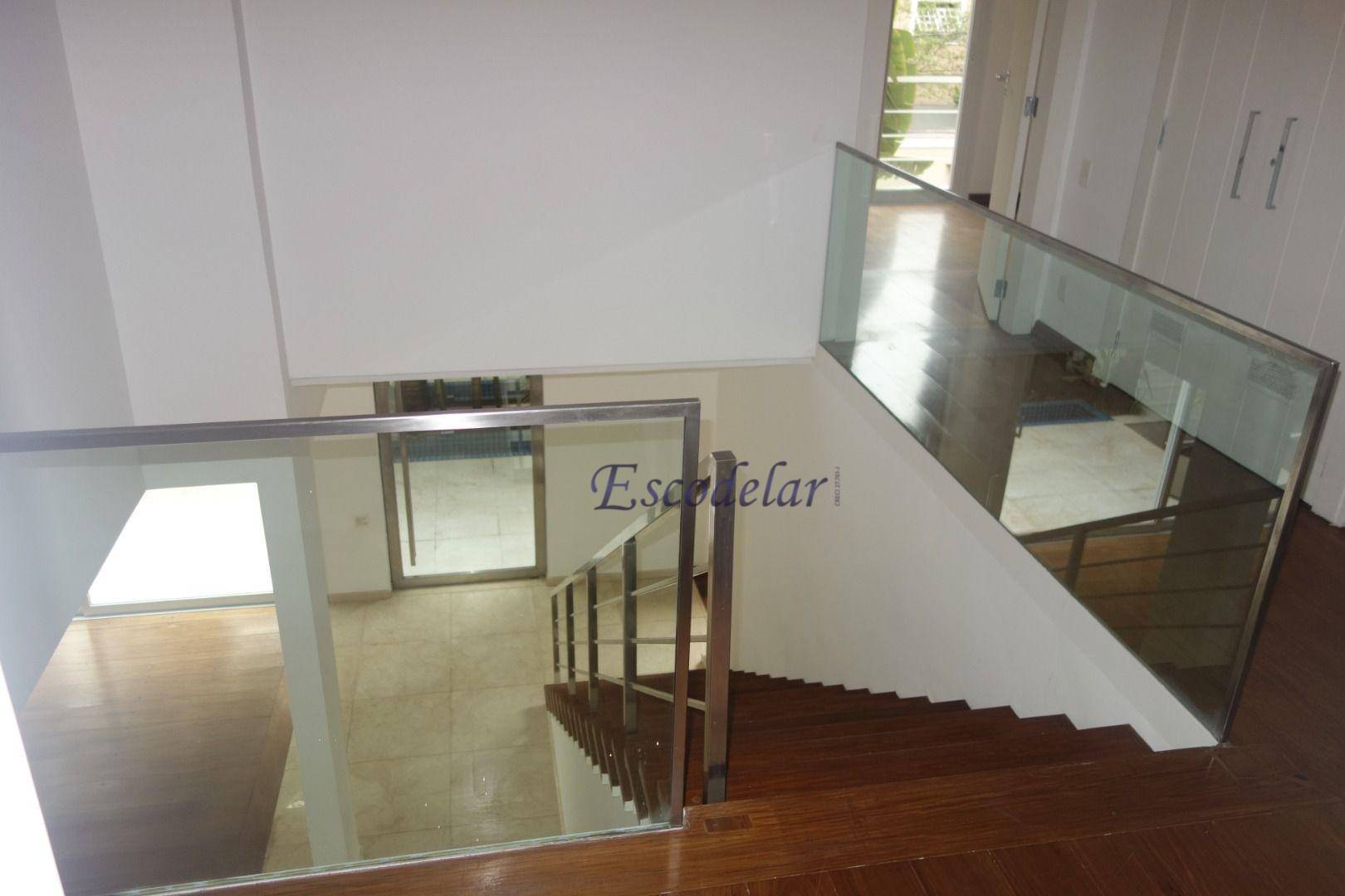 Casa para alugar com 4 quartos, 300m² - Foto 14