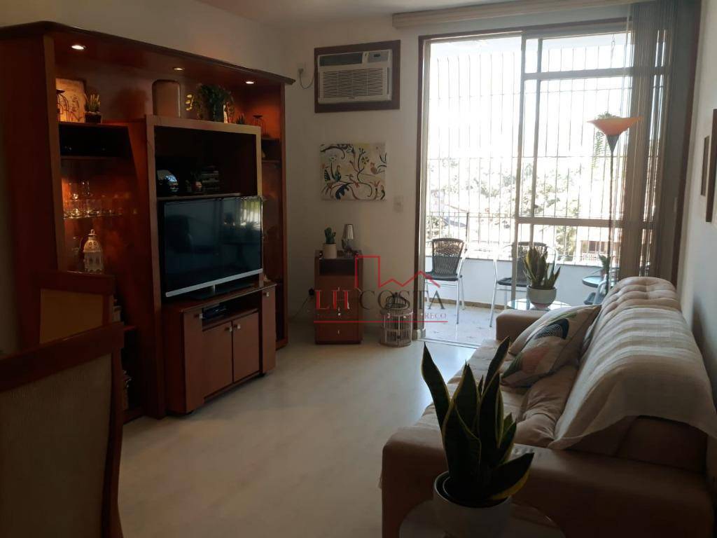 Apartamento à venda com 2 quartos, 80m² - Foto 2