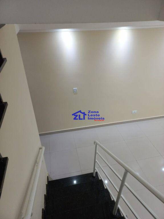 Sobrado à venda com 3 quartos, 150m² - Foto 2