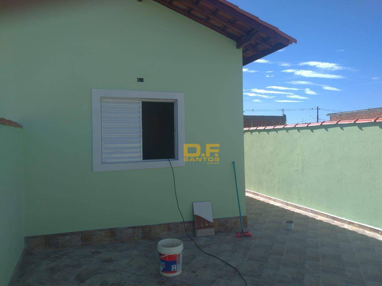 Casa à venda com 2 quartos, 1m² - Foto 4