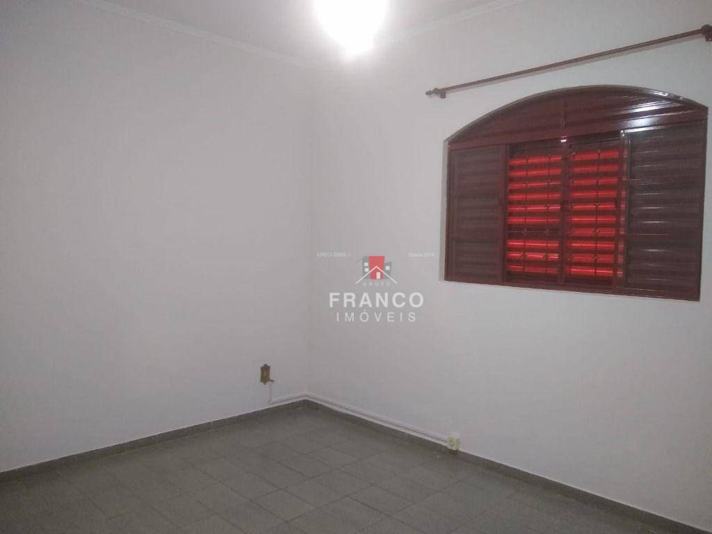 Casa para alugar com 3 quartos, 220m² - Foto 26