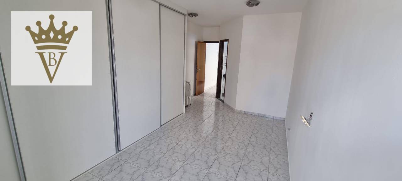 Casa à venda com 3 quartos, 200m² - Foto 7