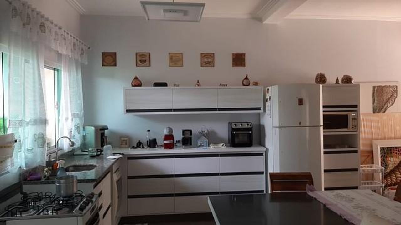 Casa à venda com 2 quartos, 100m² - Foto 4