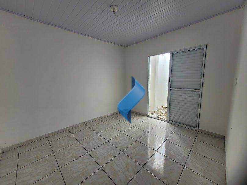 Casa para alugar com 2 quartos, 42m² - Foto 15