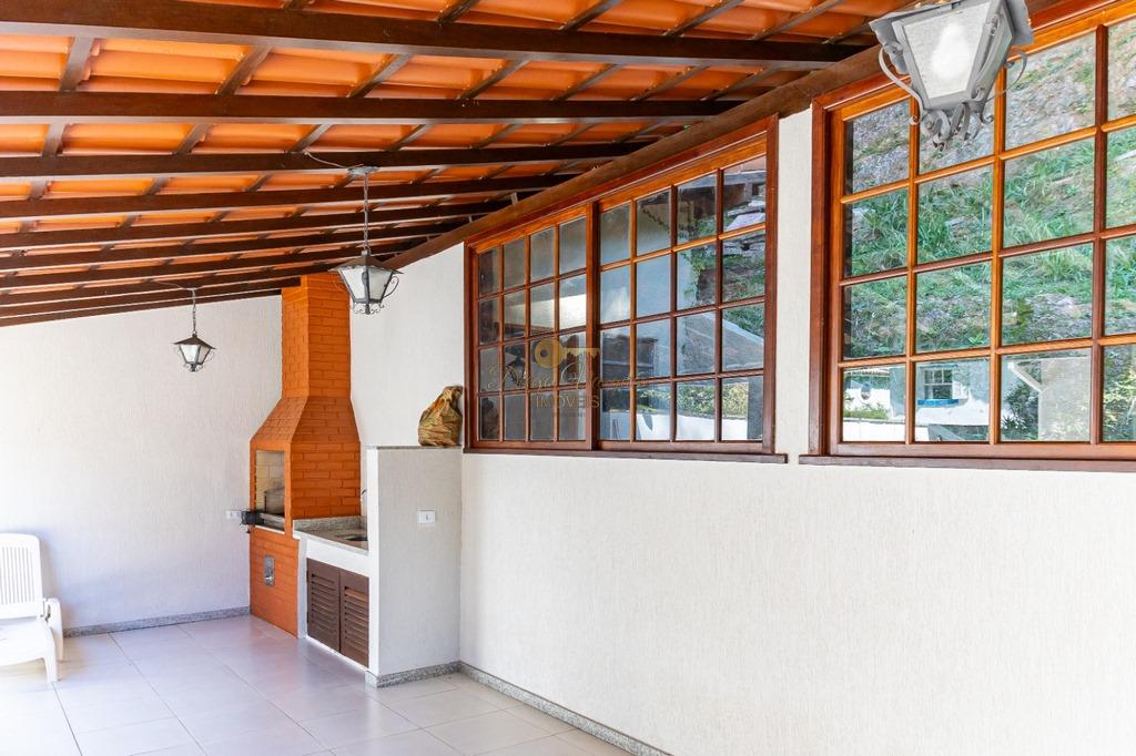 Casa de Condomínio para alugar com 5 quartos, 300m² - Foto 13