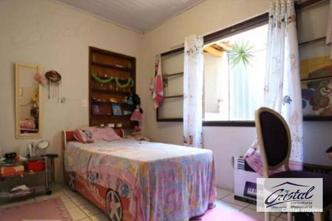 Casa à venda com 3 quartos, 250m² - Foto 9