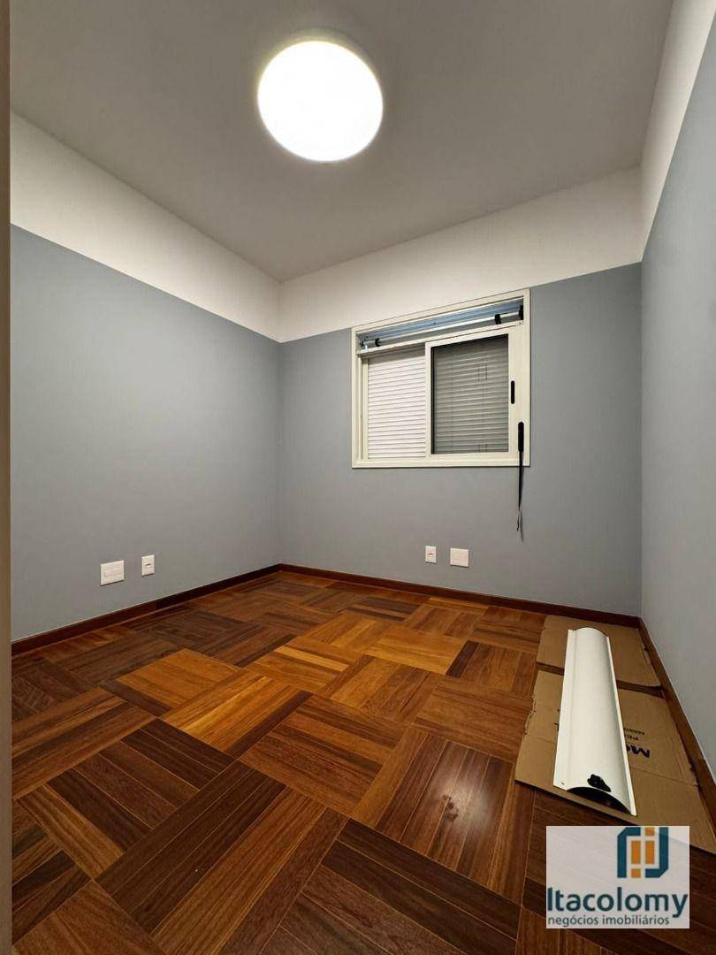 Apartamento para alugar com 3 quartos, 139m² - Foto 11