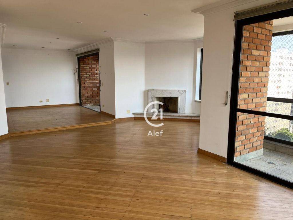 Apartamento à venda com 3 quartos, 240m² - Foto 1