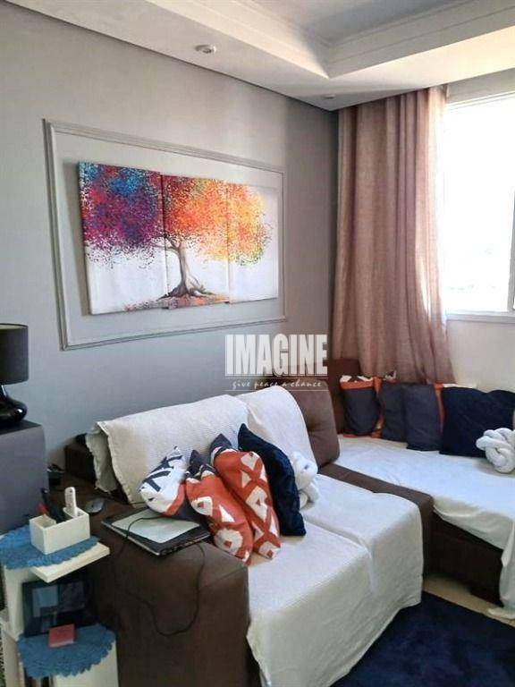 Apartamento à venda com 2 quartos, 61m² - Foto 1