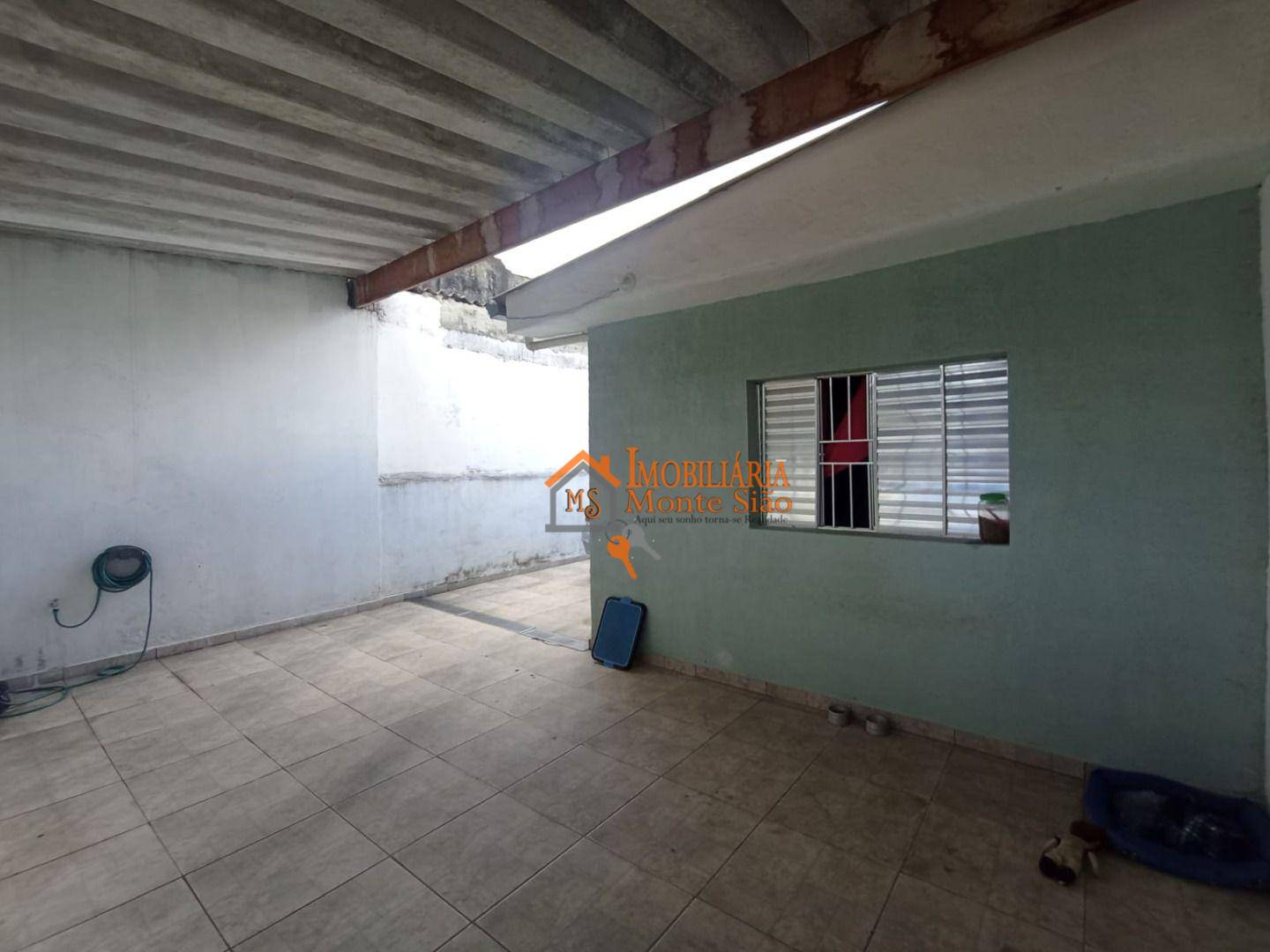 Casa à venda com 2 quartos, 80m² - Foto 2