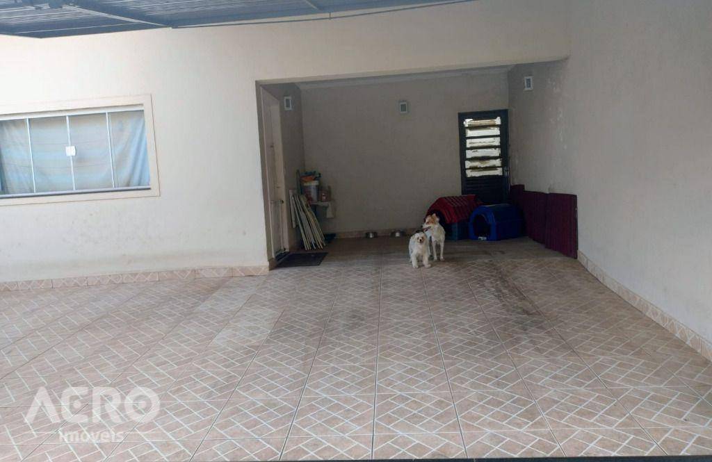 Casa à venda com 3 quartos, 170m² - Foto 2