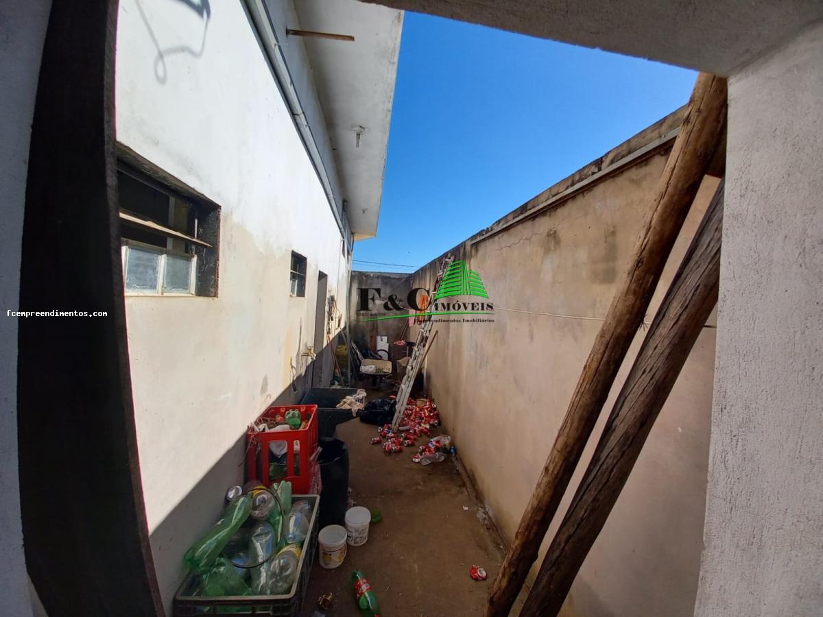 Casa à venda com 3 quartos, 200m² - Foto 15