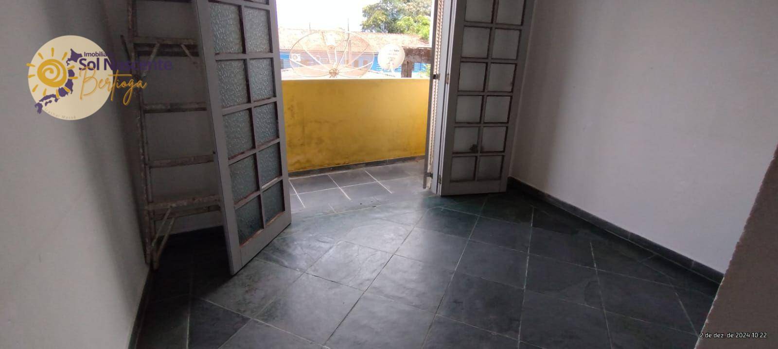 Casa para alugar com 3 quartos, 70m² - Foto 4