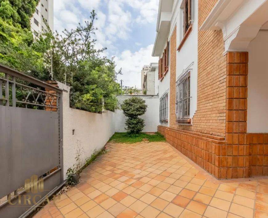 Sobrado à venda e aluguel com 3 quartos, 220m² - Foto 3