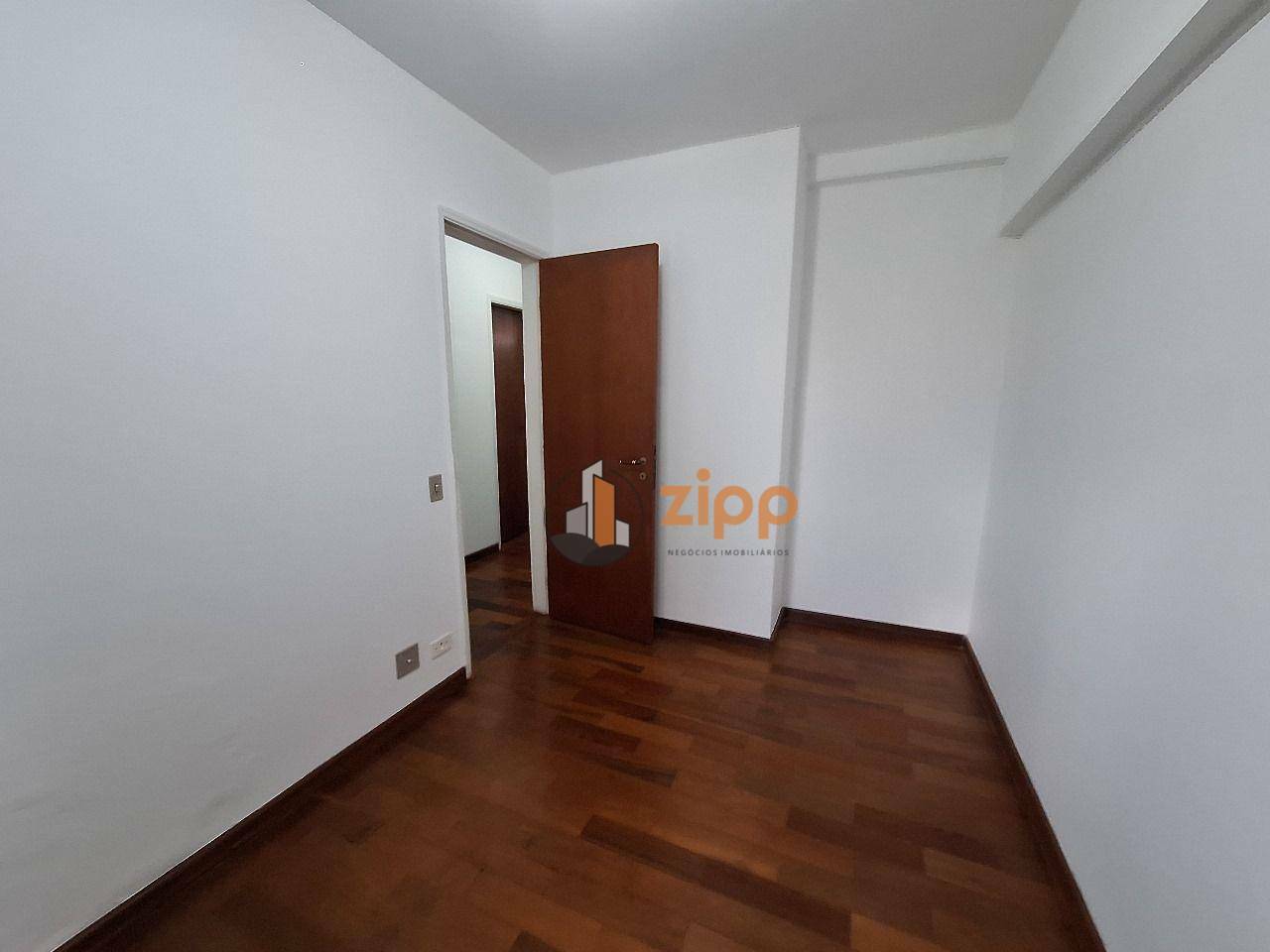 Apartamento para alugar com 3 quartos, 90m² - Foto 5