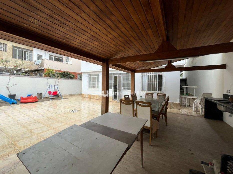 Casa para alugar com 5 quartos, 300m² - Foto 20