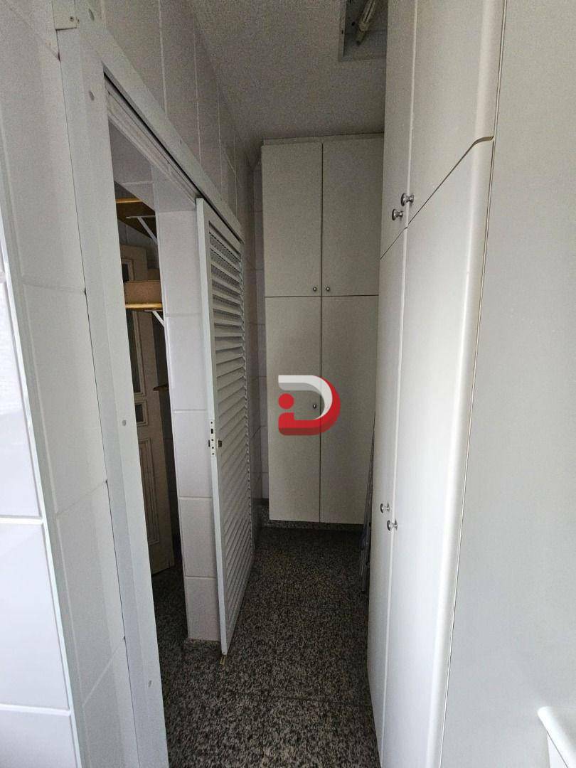 Apartamento à venda e aluguel com 3 quartos, 180m² - Foto 17