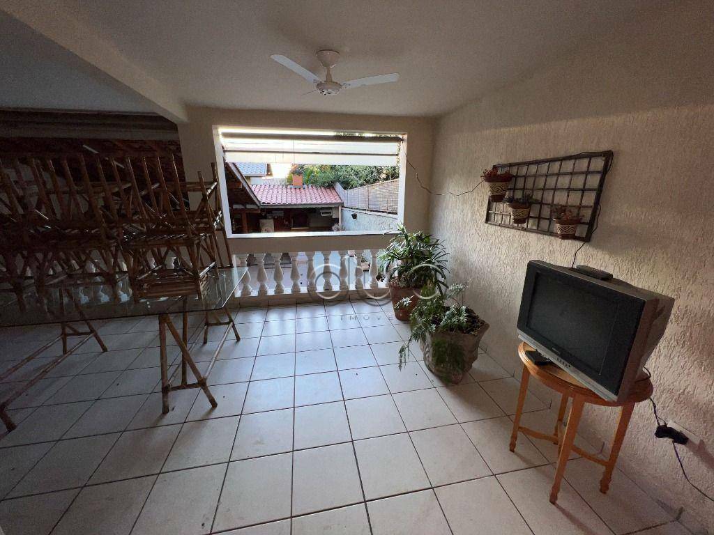 Casa à venda com 3 quartos, 240m² - Foto 47