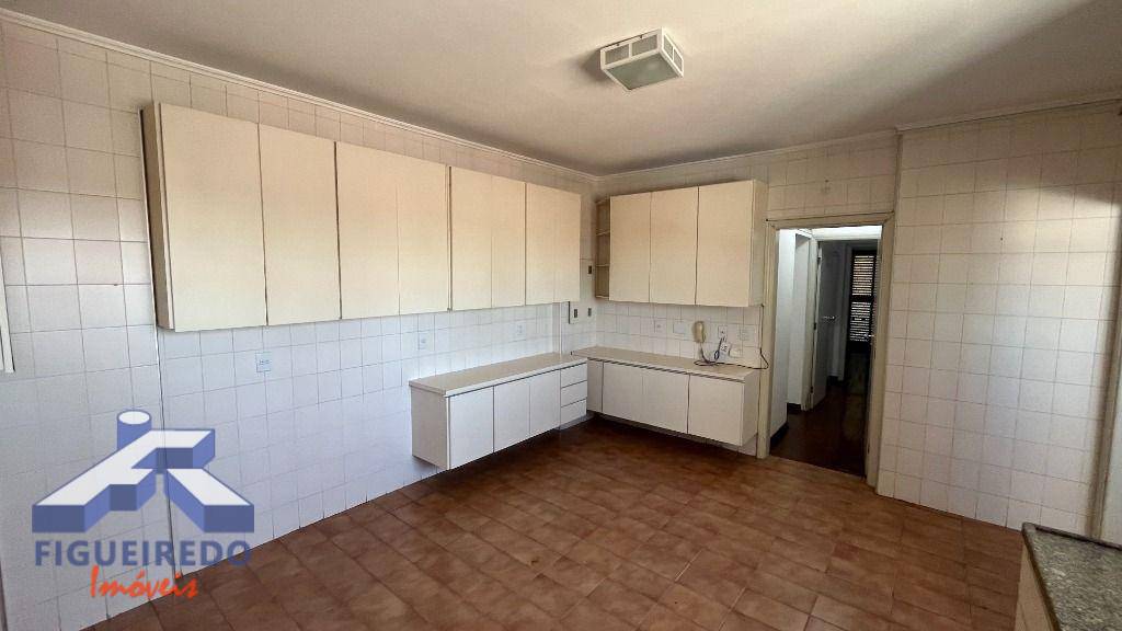 Apartamento à venda com 4 quartos, 197m² - Foto 21