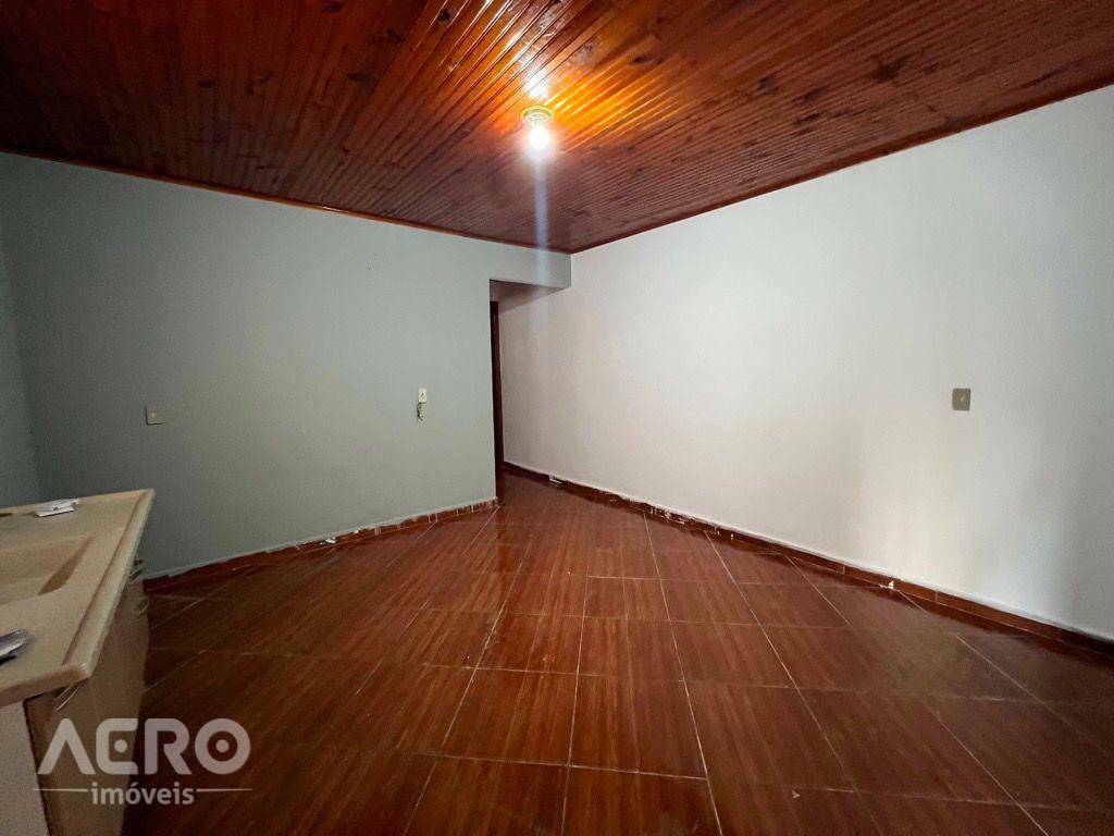 Casa à venda com 4 quartos, 220m² - Foto 18