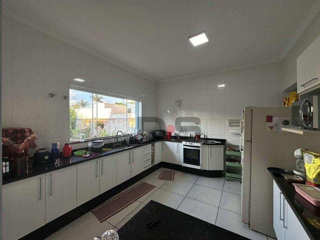 Chácara à venda com 5 quartos, 1000M2 - Foto 4