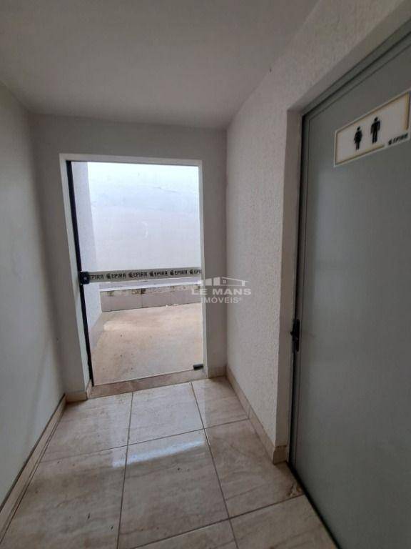 Casa para alugar com 1 quarto, 245m² - Foto 10