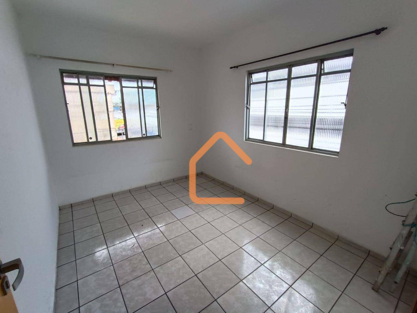 Casa para alugar com 3 quartos, 77m² - Foto 8