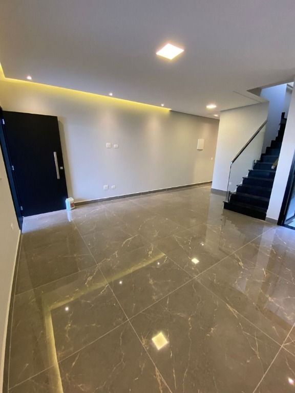 Sobrado à venda com 3 quartos, 164m² - Foto 1