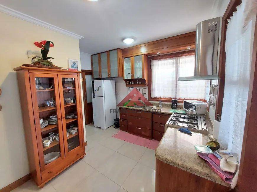 Casa de Condomínio à venda com 3 quartos, 264m² - Foto 9