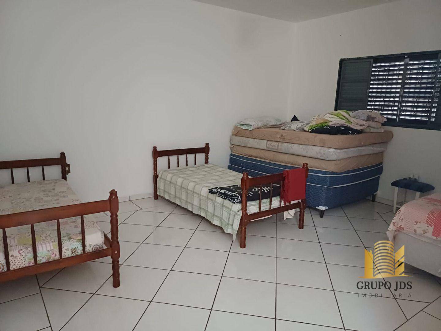 Chácara à venda com 2 quartos, 180m² - Foto 12