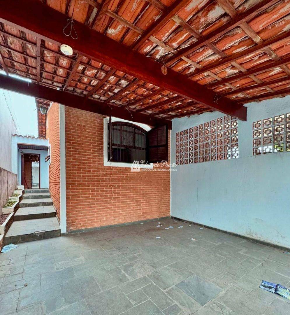 Casa à venda com 2 quartos, 100m² - Foto 2