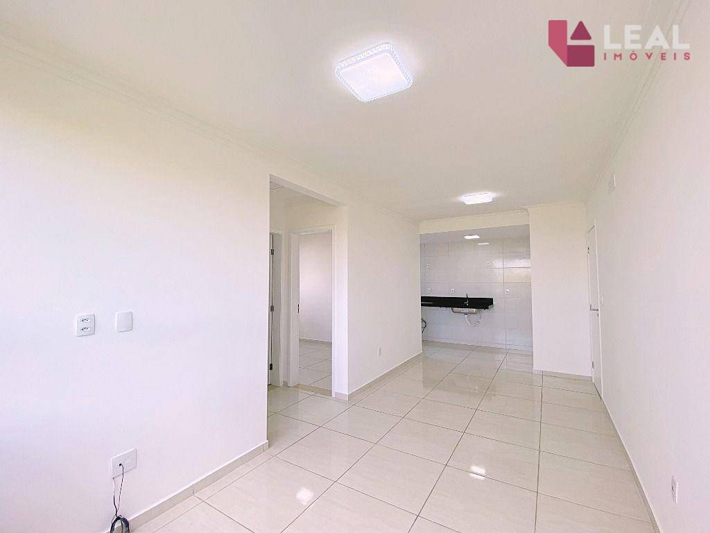 Apartamento à venda com 2 quartos, 55m² - Foto 3