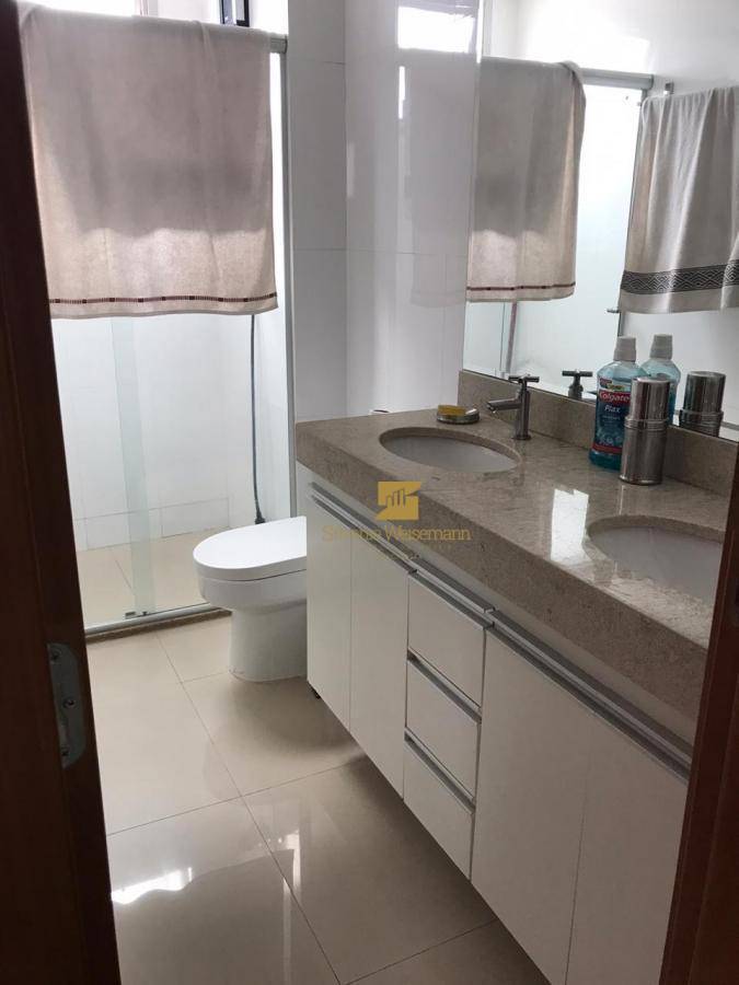 Apartamento à venda com 3 quartos, 134m² - Foto 18