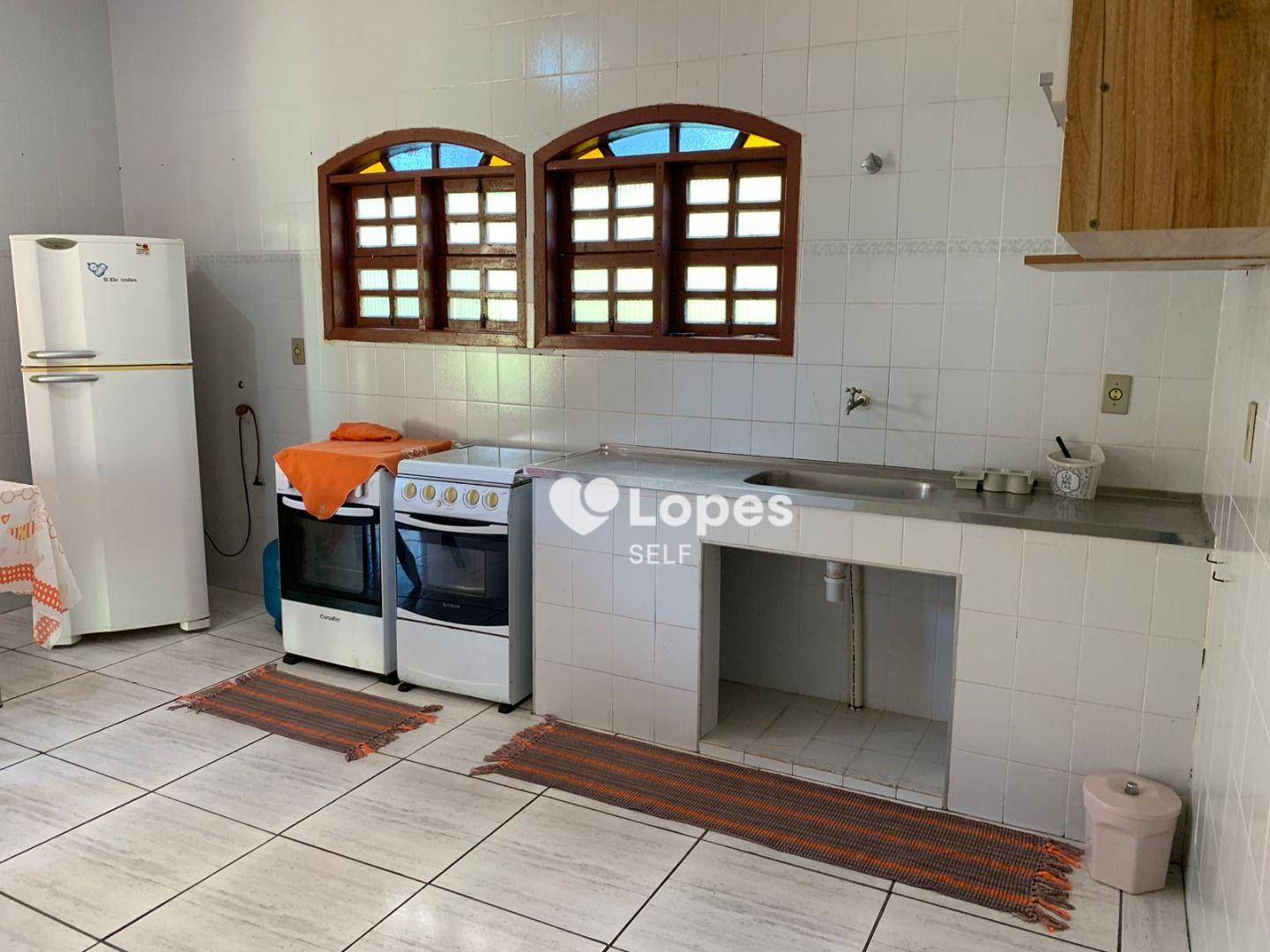 Casa à venda com 4 quartos, 217m² - Foto 11