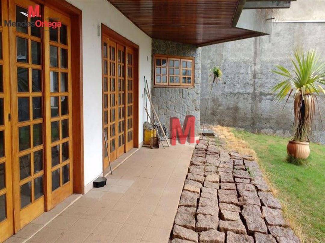 Casa à venda e aluguel com 4 quartos, 800m² - Foto 2