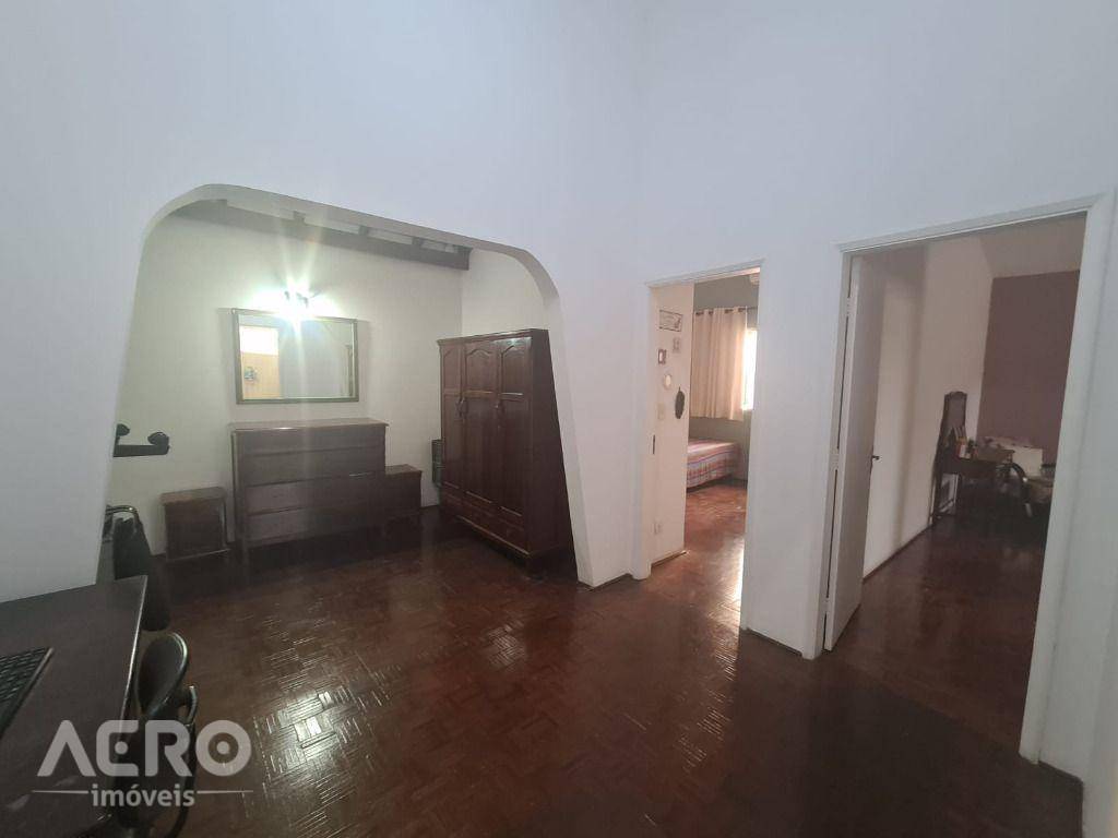 Casa à venda com 3 quartos, 184m² - Foto 3