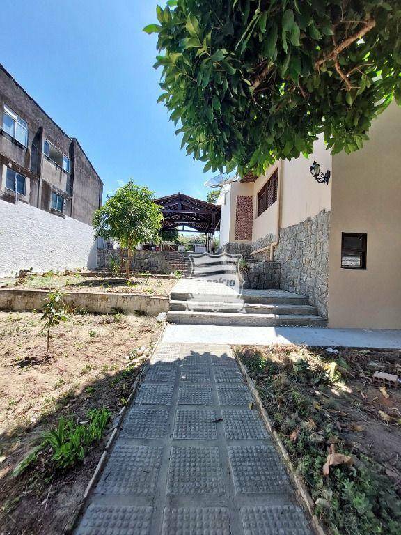 Casa à venda com 6 quartos, 300m² - Foto 80