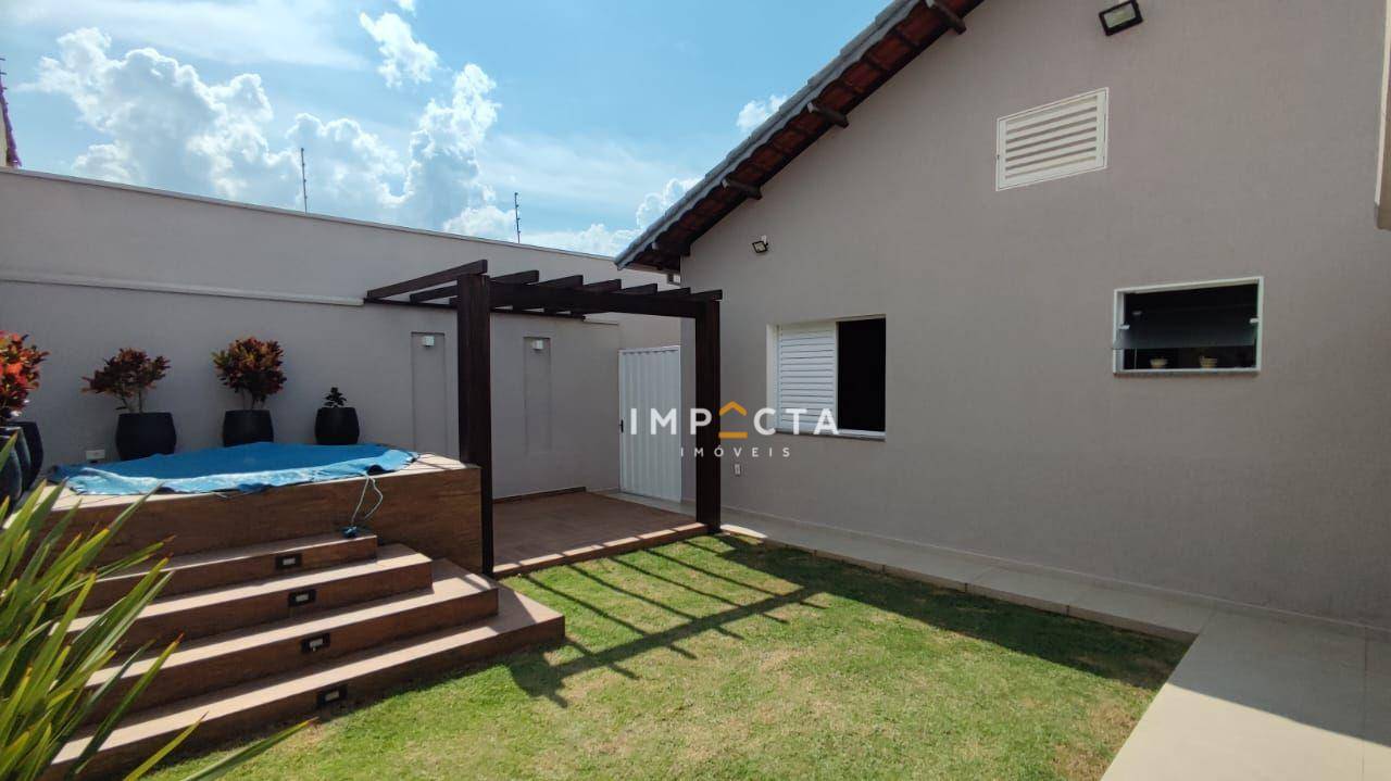 Casa à venda com 4 quartos, 330m² - Foto 2