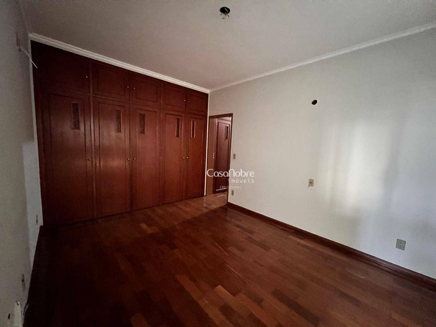 Casa à venda com 3 quartos, 414m² - Foto 12