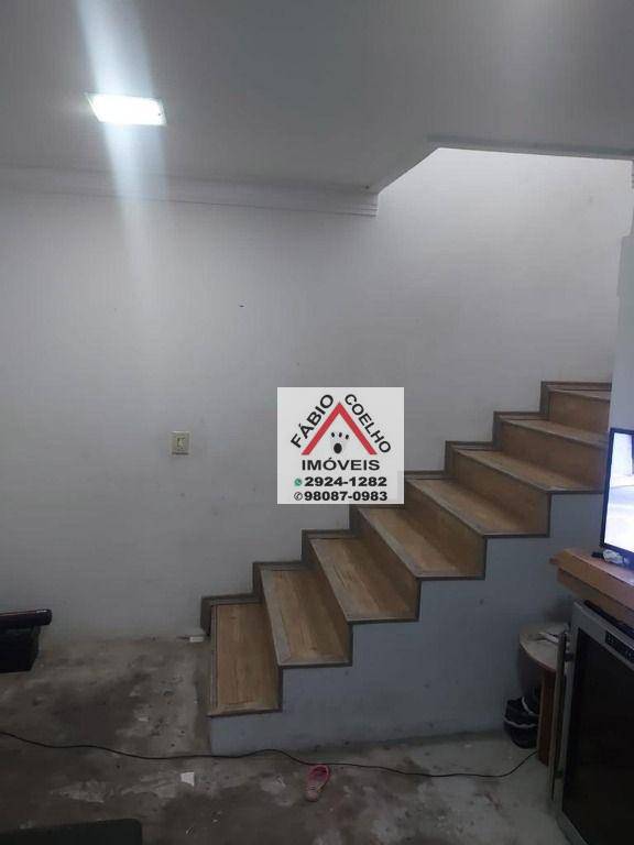 Sobrado à venda com 2 quartos, 64m² - Foto 3