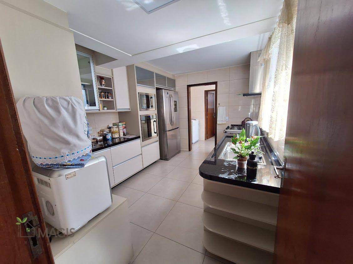 Sobrado à venda com 3 quartos, 227m² - Foto 11