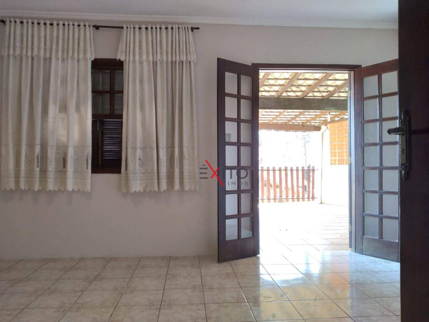 Casa à venda com 2 quartos, 161m² - Foto 11