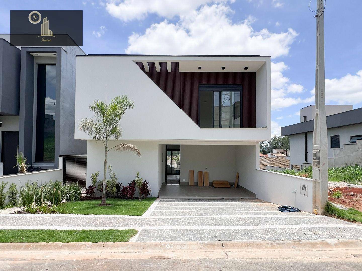 Casa de Condomínio à venda com 3 quartos, 215m² - Foto 1