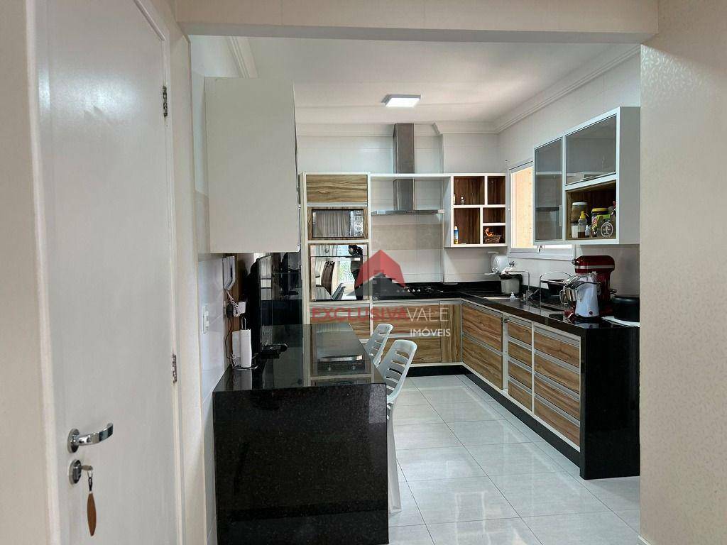 Apartamento à venda com 3 quartos, 156m² - Foto 12
