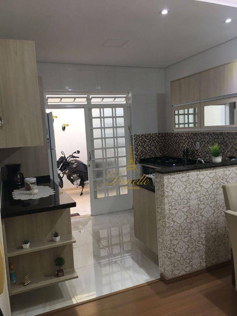 Casa à venda com 3 quartos, 160m² - Foto 14