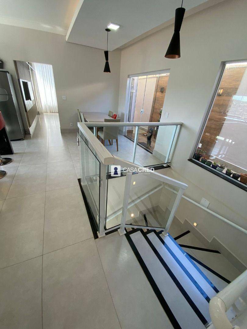 Casa à venda com 3 quartos, 220m² - Foto 9