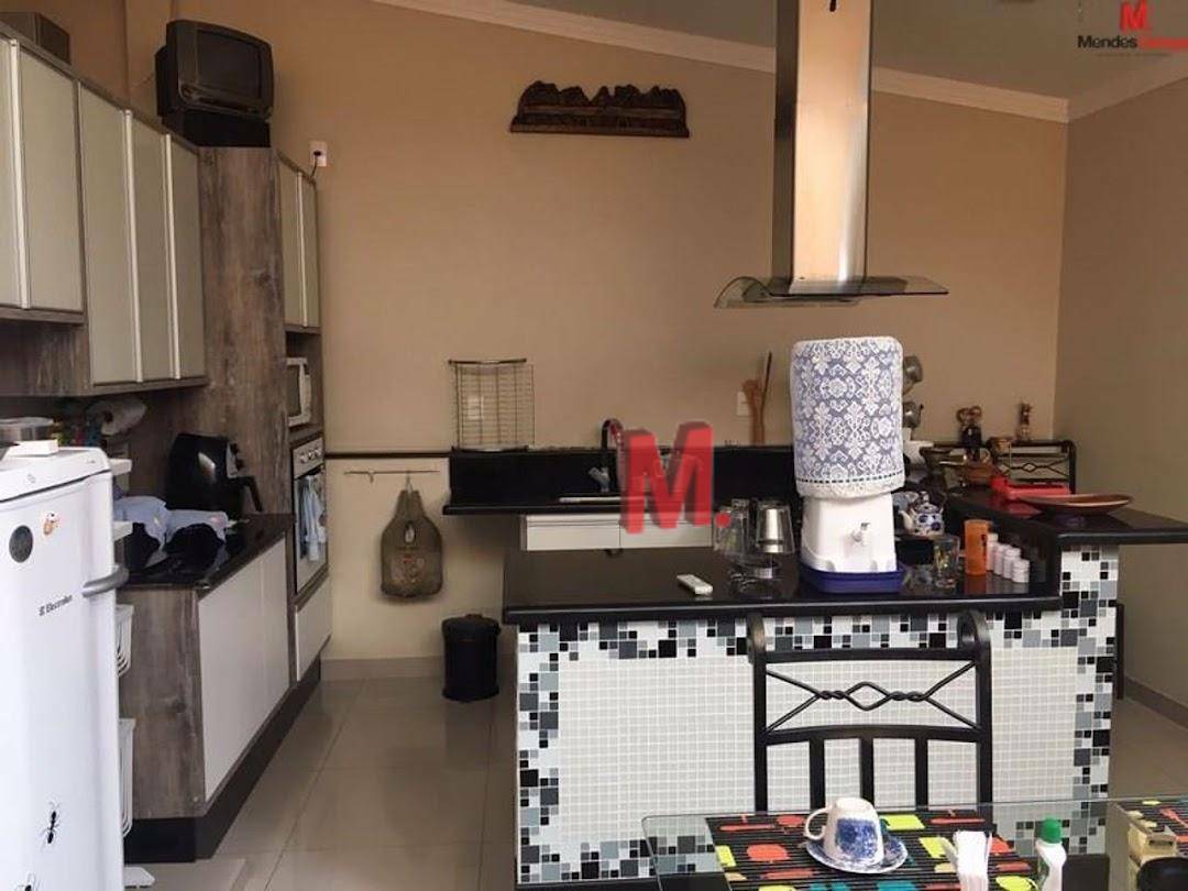 Casa à venda com 3 quartos, 281m² - Foto 24